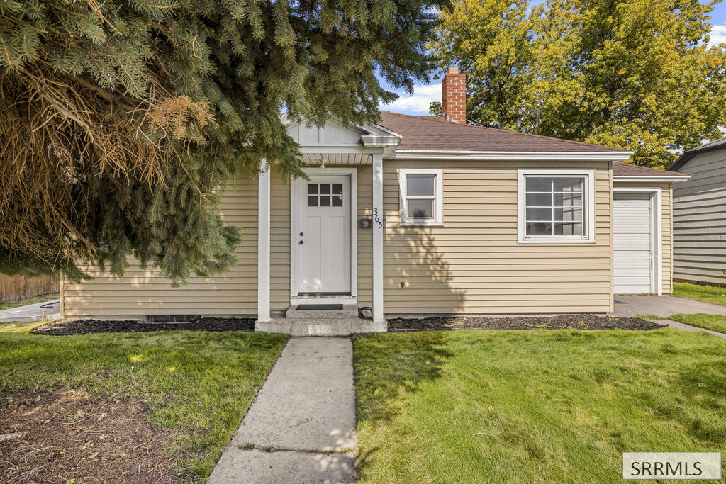 365 E 20th Street Property Photo 2