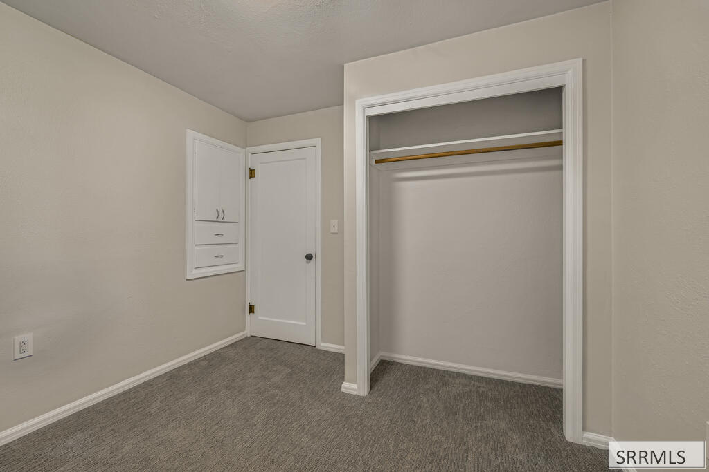 365 E 20th Street Property Photo 19