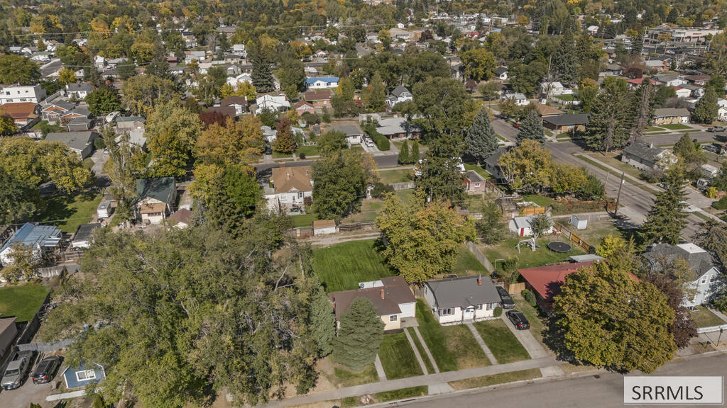 365 E 20th Street Property Photo 30