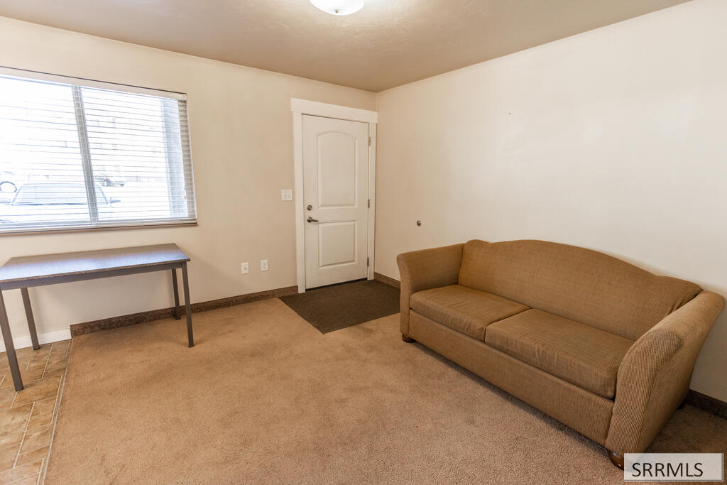 332 S 4th W Property Photo 23