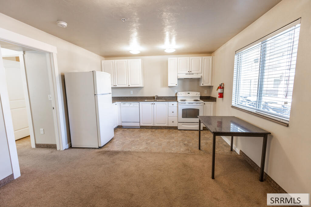 332 S 4th W Property Photo 24