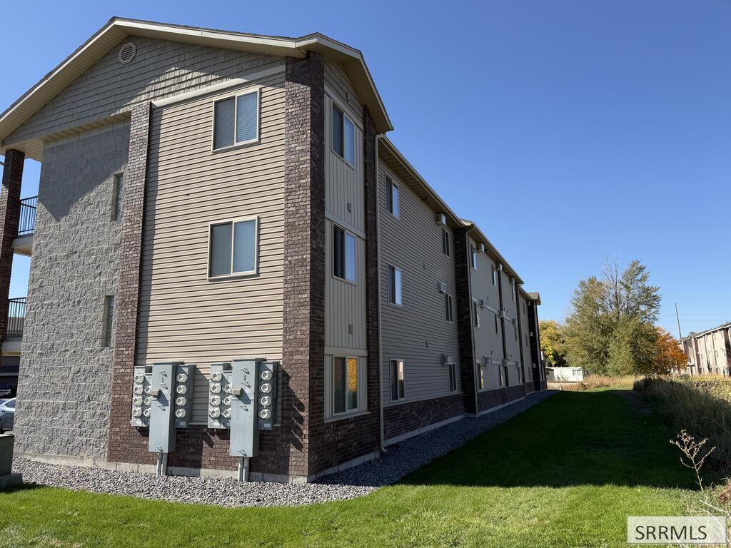 332 S 4th W Property Photo 33