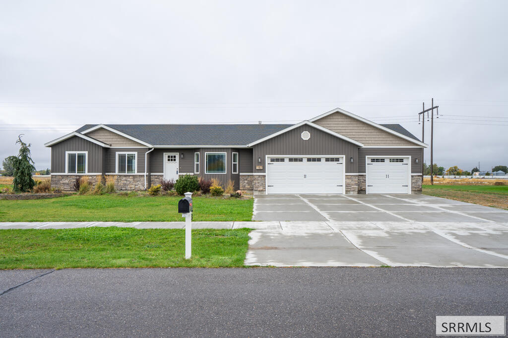 183 N 4032 E Property Photo 1