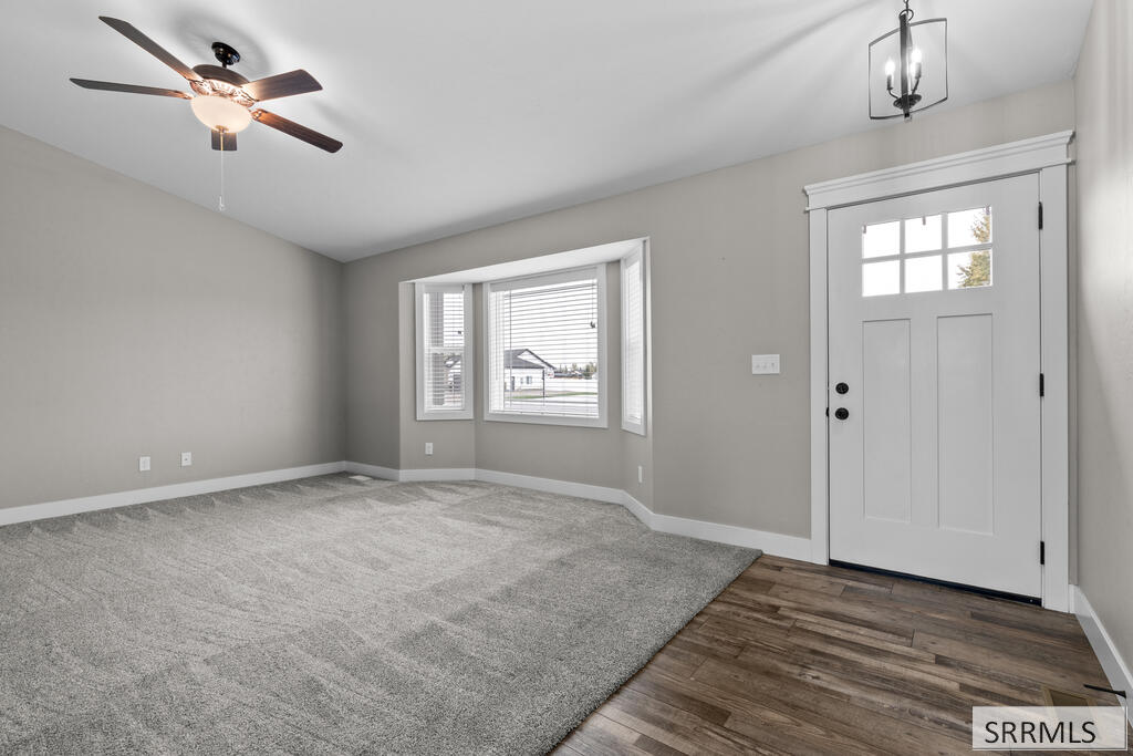 183 N 4032 E Property Photo 2