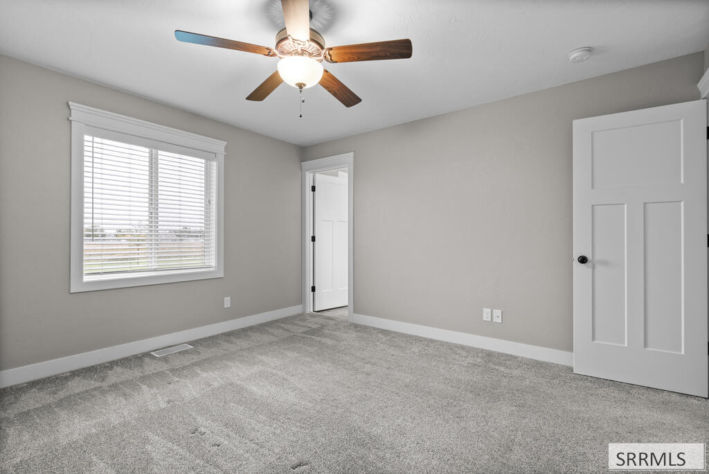 183 N 4032 E Property Photo 14