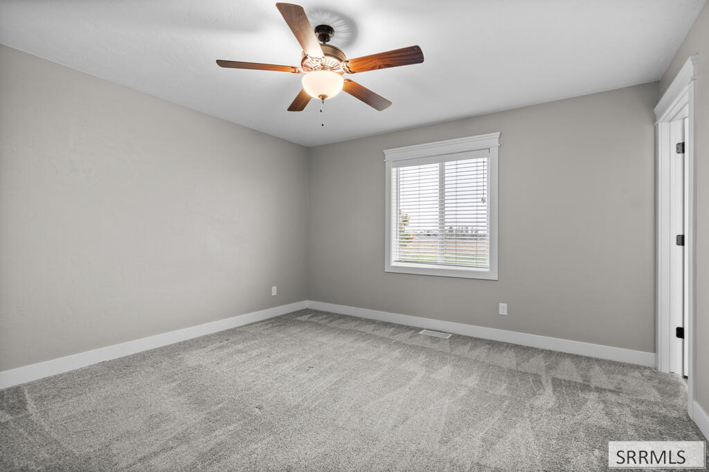 183 N 4032 E Property Photo 17