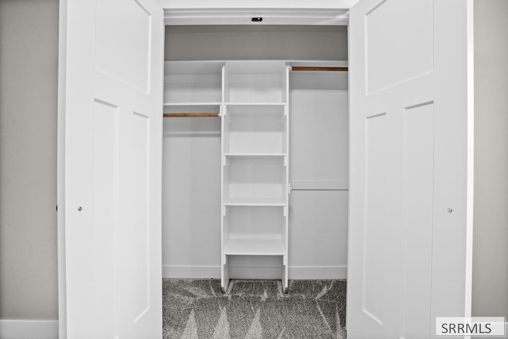 183 N 4032 E Property Photo 23