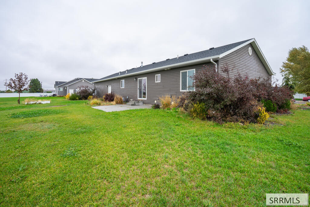 183 N 4032 E Property Photo 40