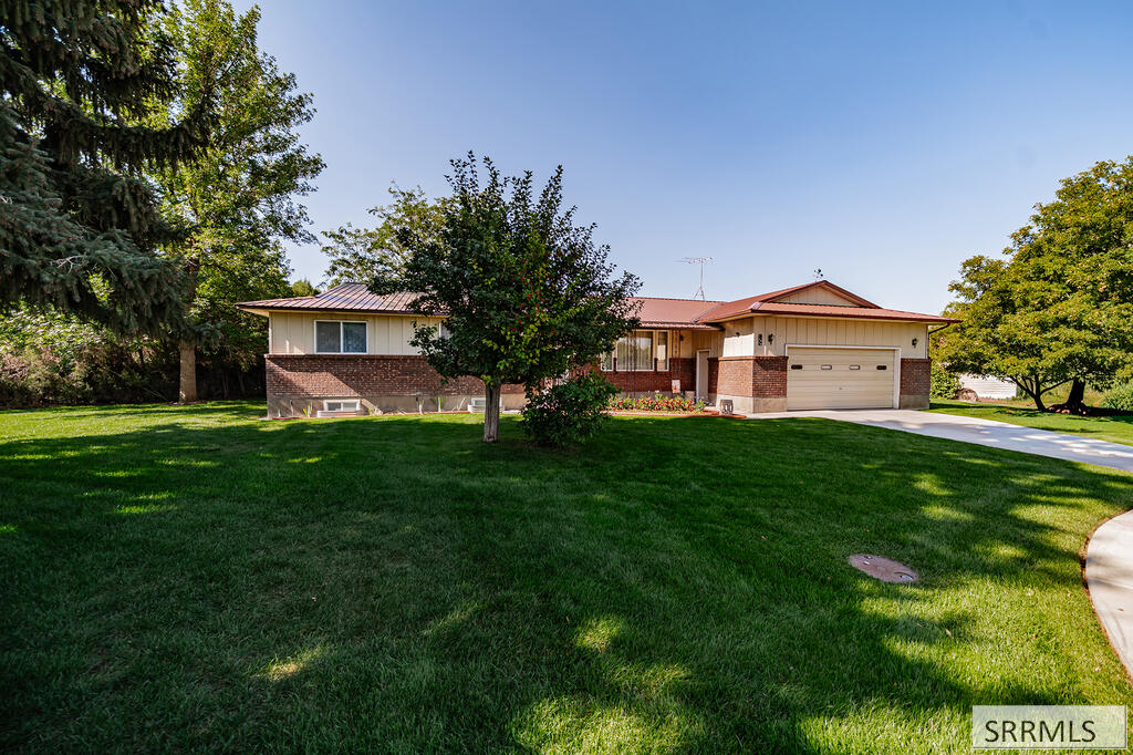 477 Claremore Drive Property Photo 2