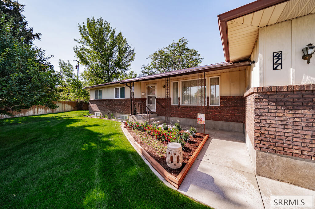 477 Claremore Drive Property Photo 4