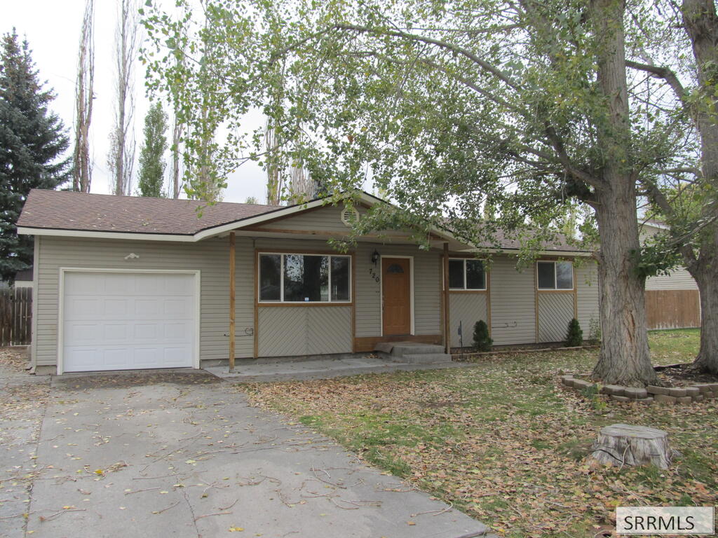 720 N Crimson Drive Property Photo 1