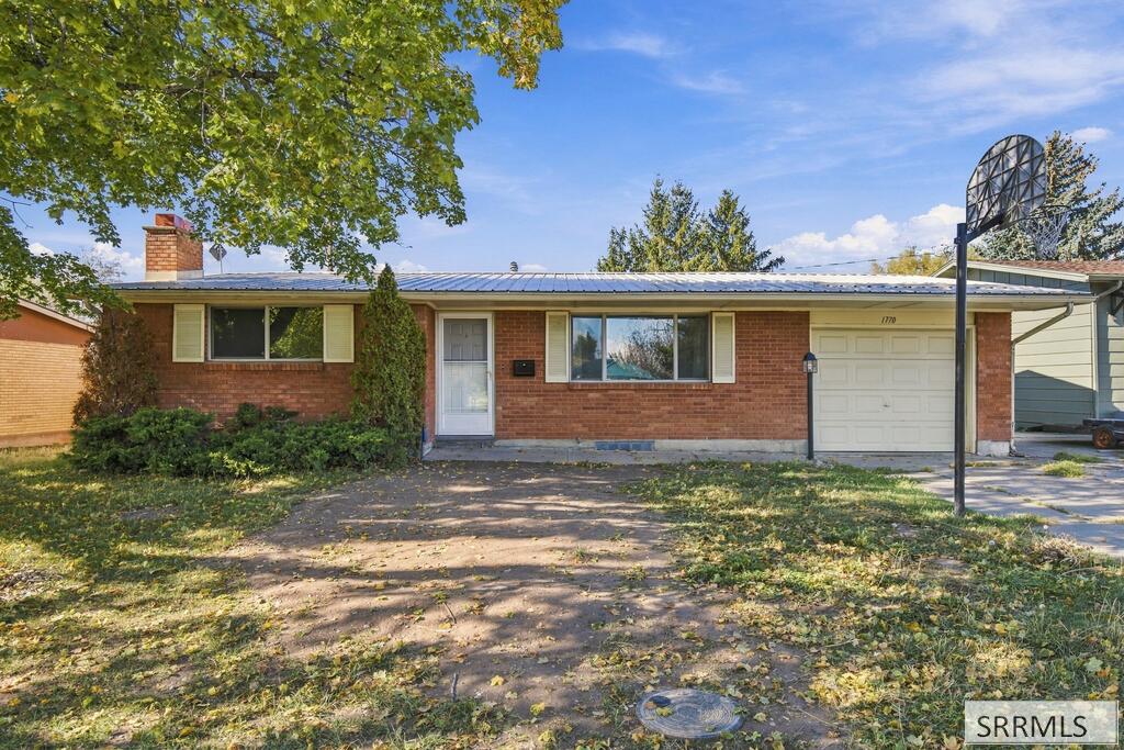 1770 S Falcon Drive Property Photo 1