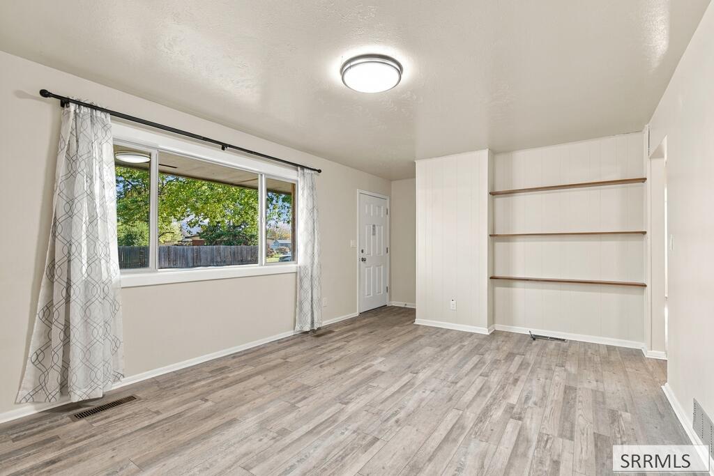 1770 S Falcon Drive Property Photo 4