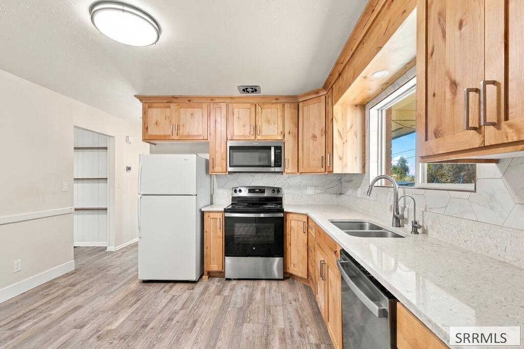 1770 S Falcon Drive Property Photo 6