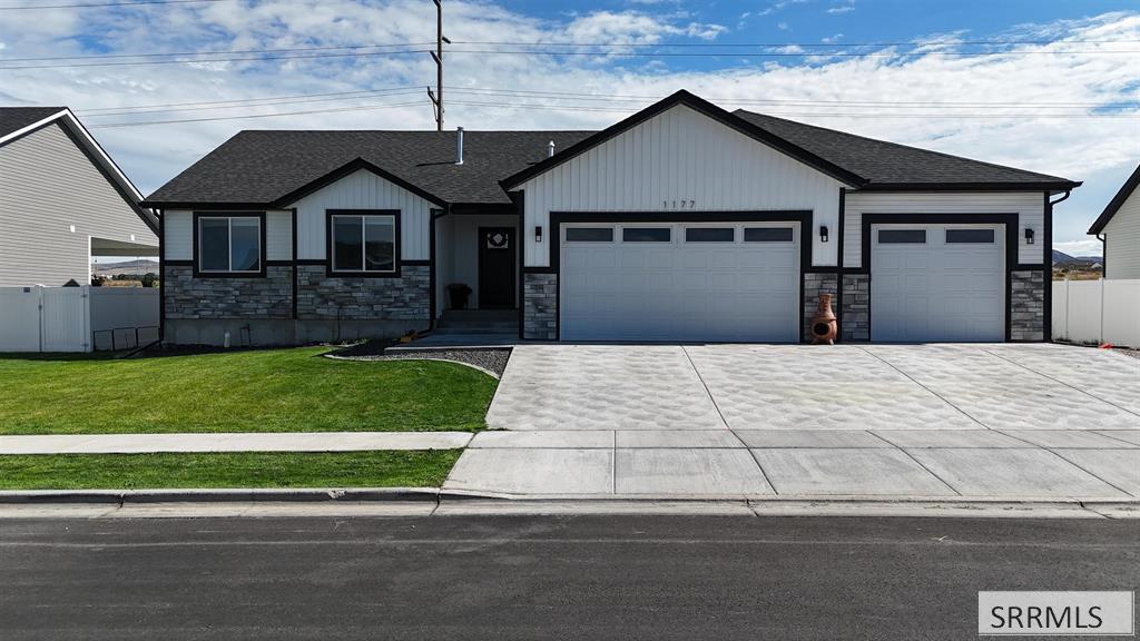 1177 Dolostone Property Photo 1
