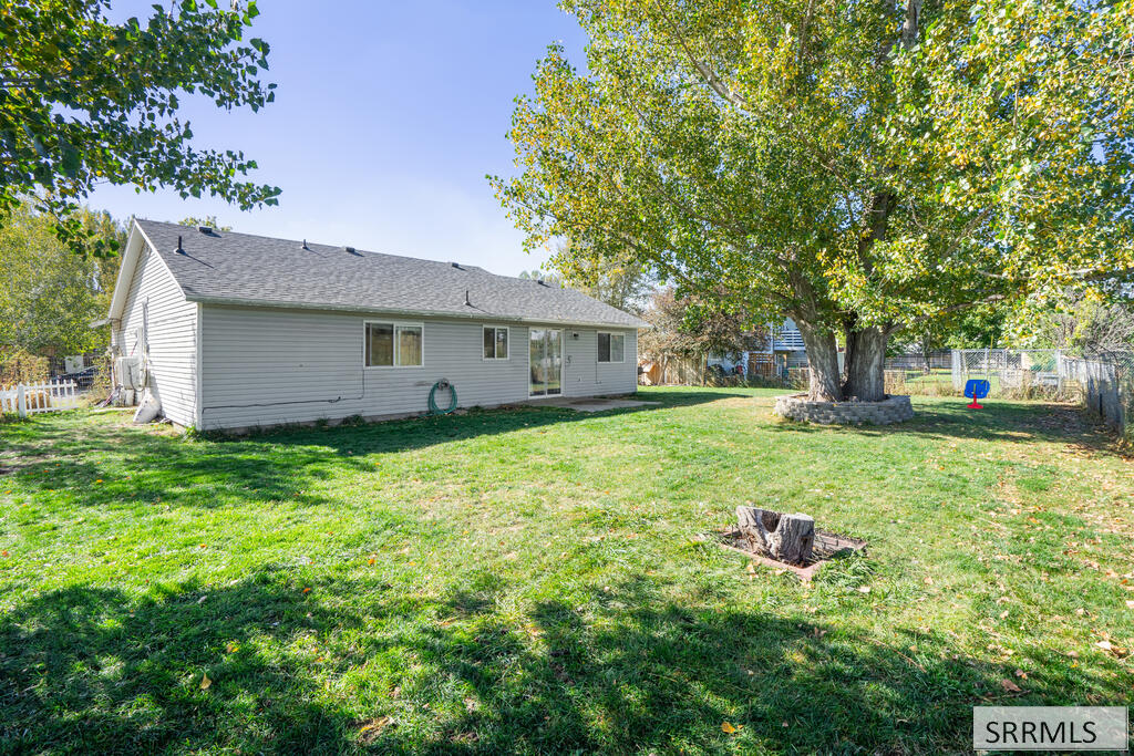566 W Dalling Drive Property Photo 16