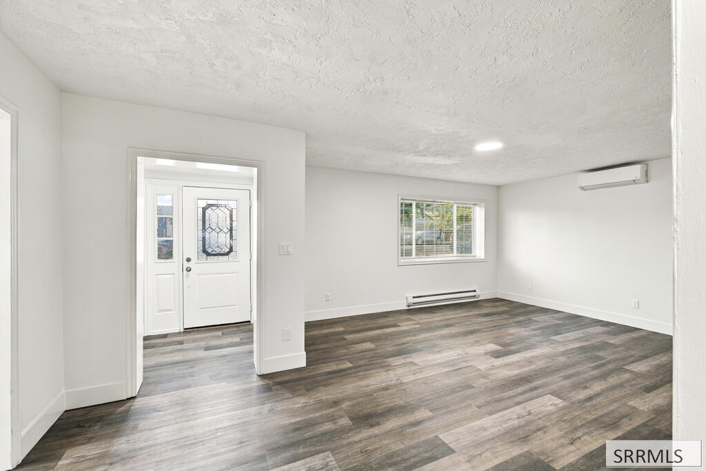 1069 Cassia Property Photo 3