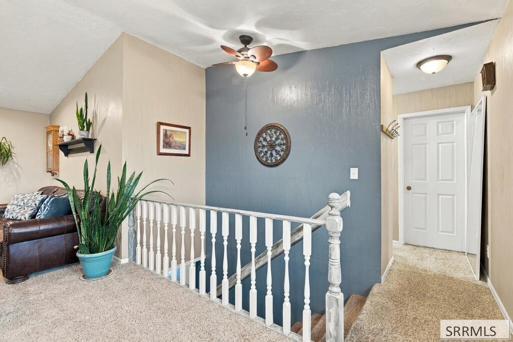 121 N 2300 E Property Photo 3