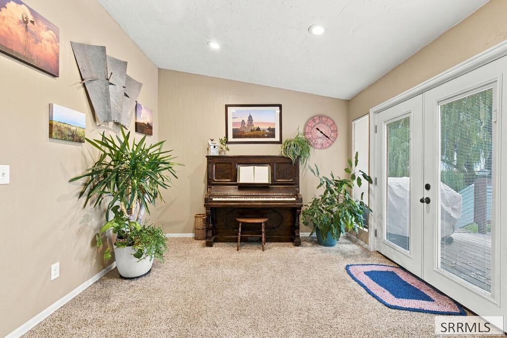 121 N 2300 E Property Photo 6