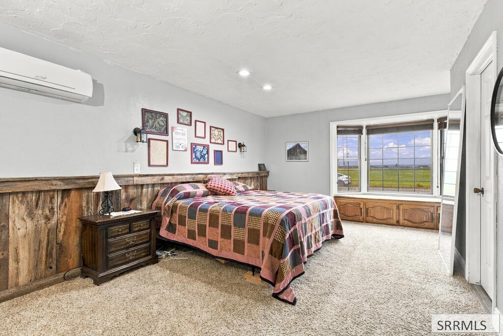 121 N 2300 E Property Photo 10