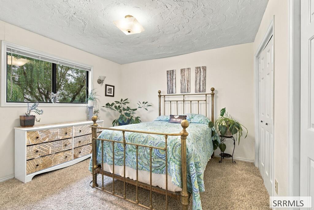 121 N 2300 E Property Photo 14