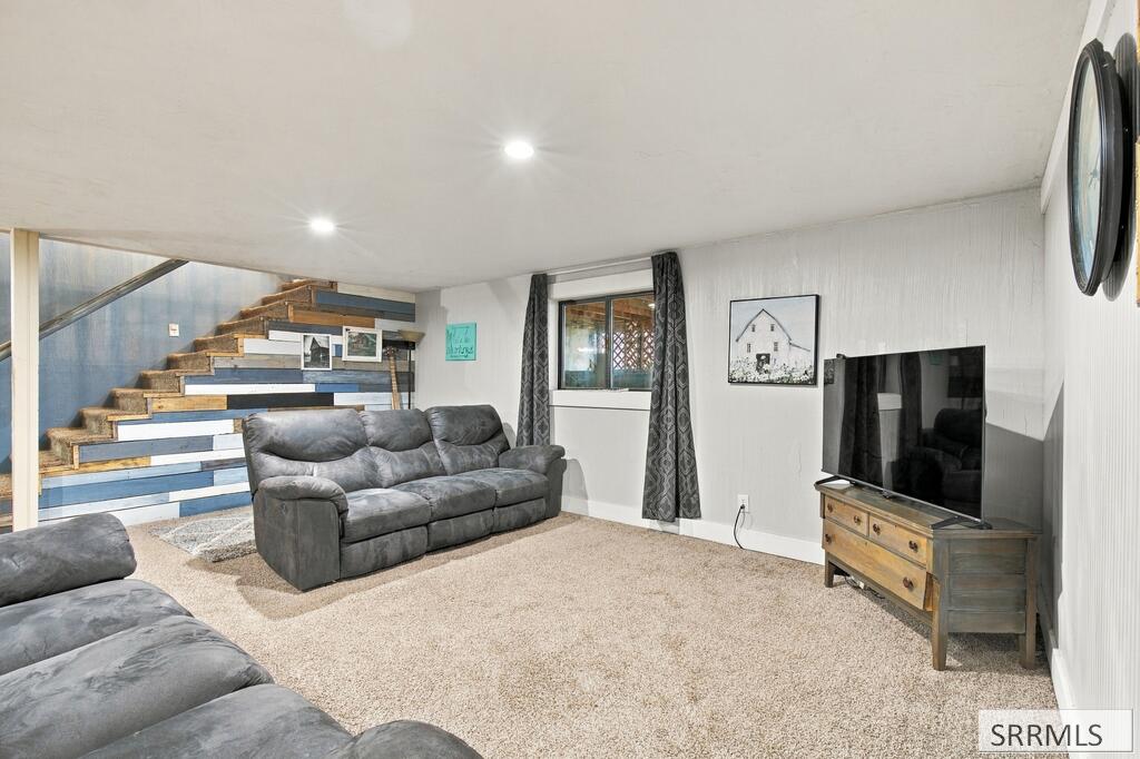 121 N 2300 E Property Photo 16