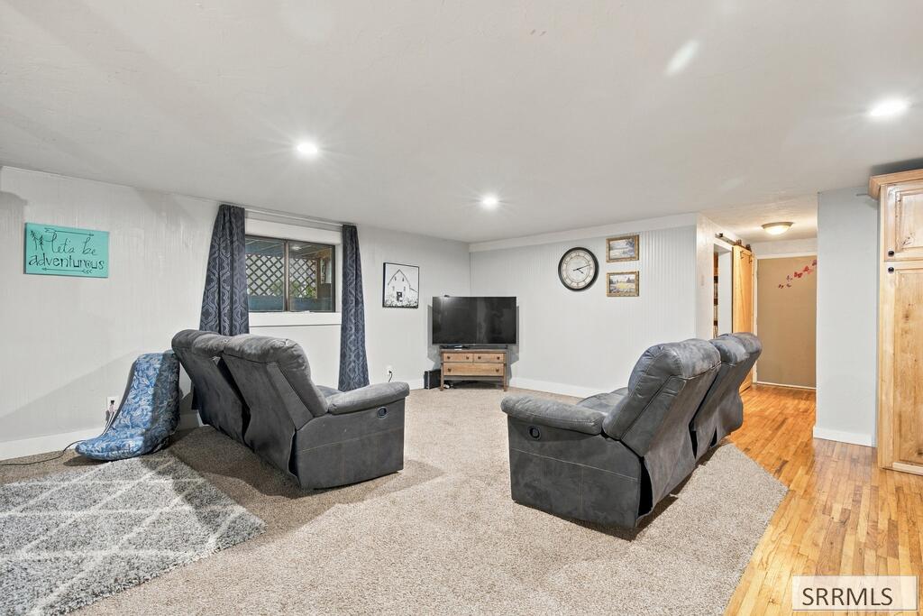 121 N 2300 E Property Photo 17