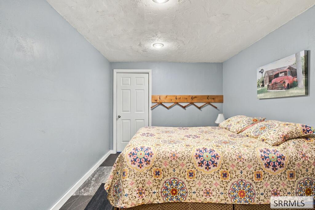121 N 2300 E Property Photo 19