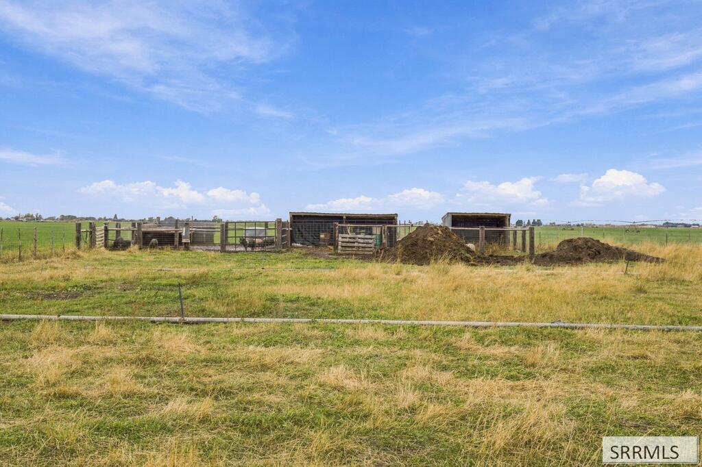 121 N 2300 E Property Photo 34