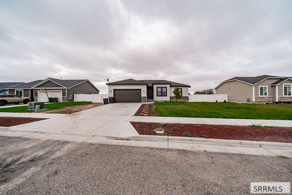 1245 Ernest Drive Property Photo 4
