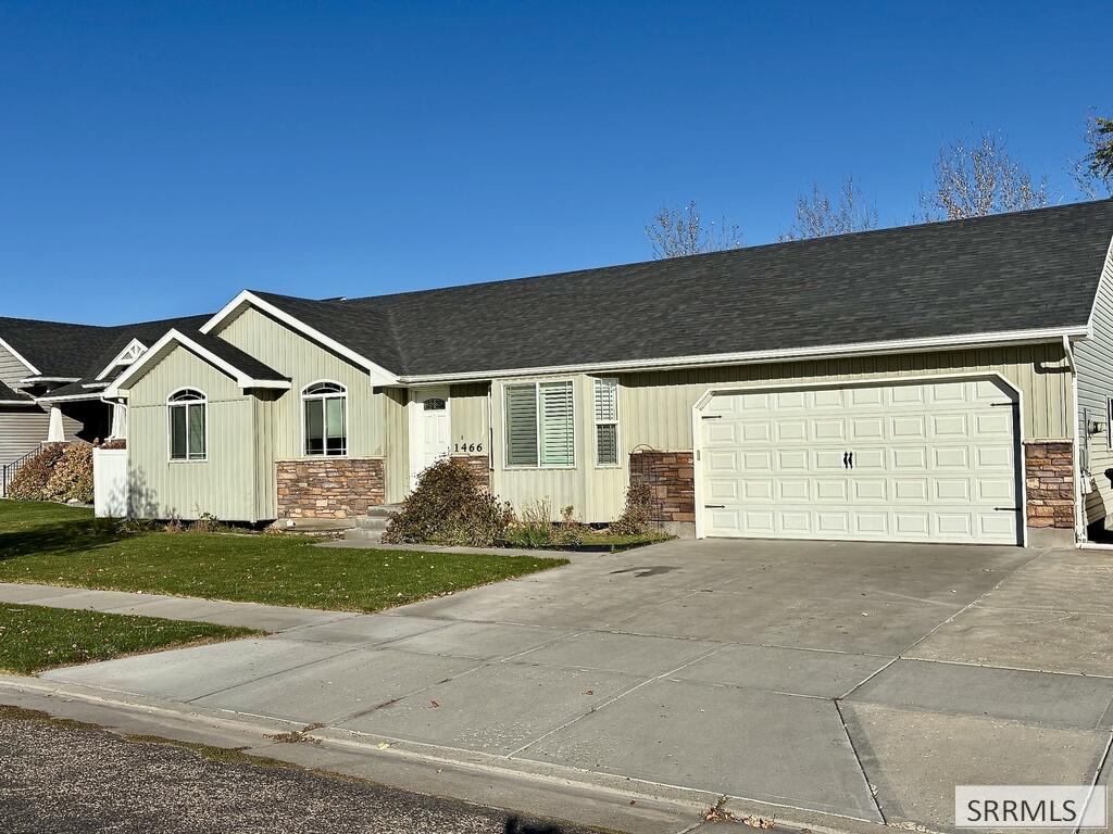 1466 Chesney Court Property Photo 1