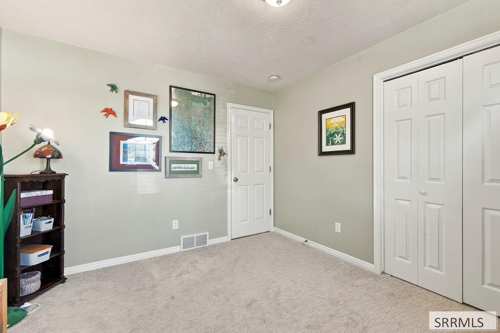 2930 E Stonewood Circle Property Photo 18