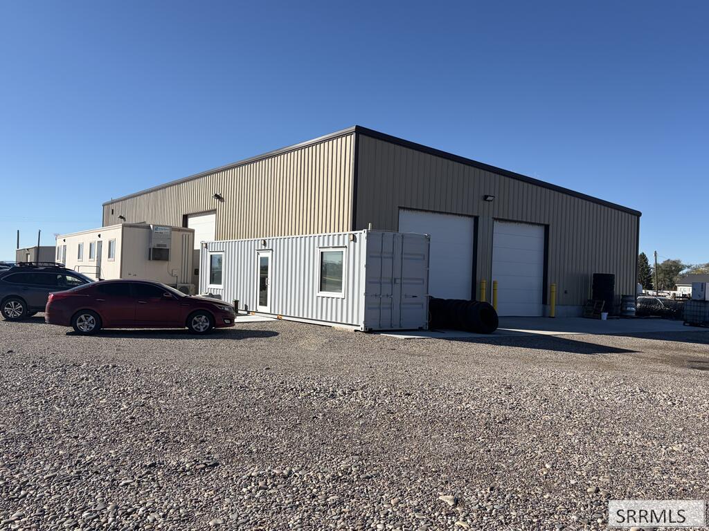3215 E County Line Road Property Photo 1