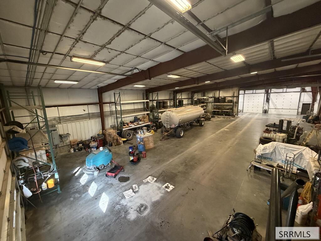 3215 E County Line Road Property Photo 9