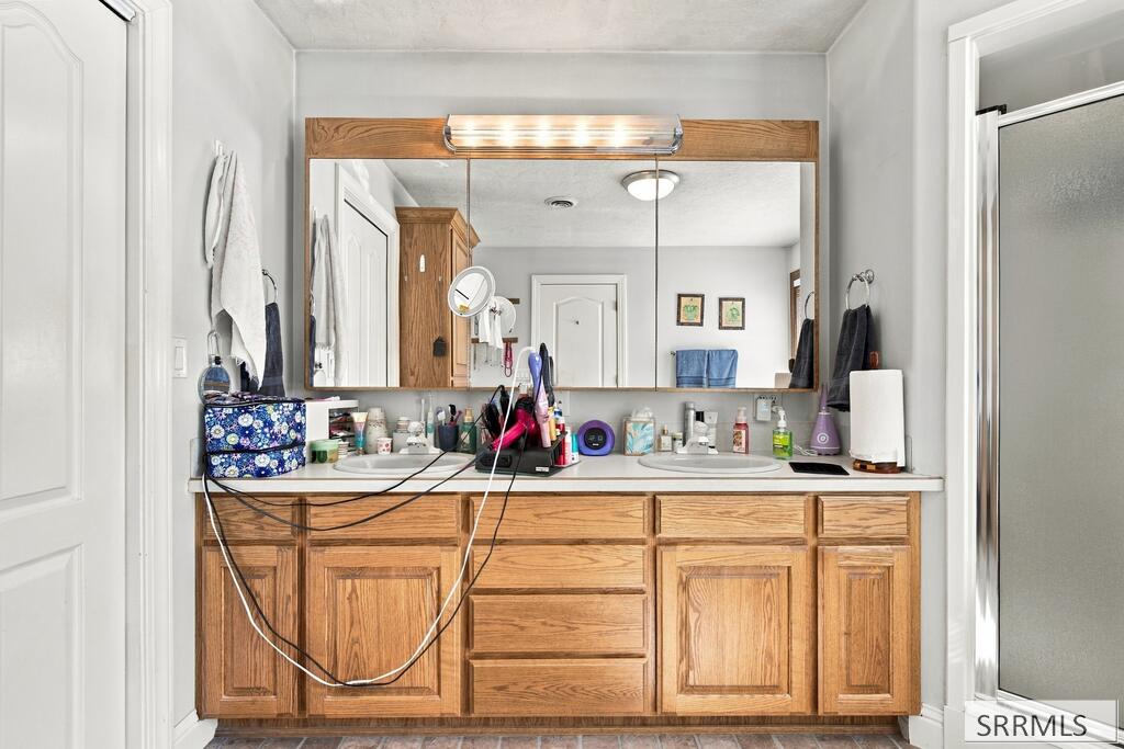 7695 S 15th E Property Photo 17