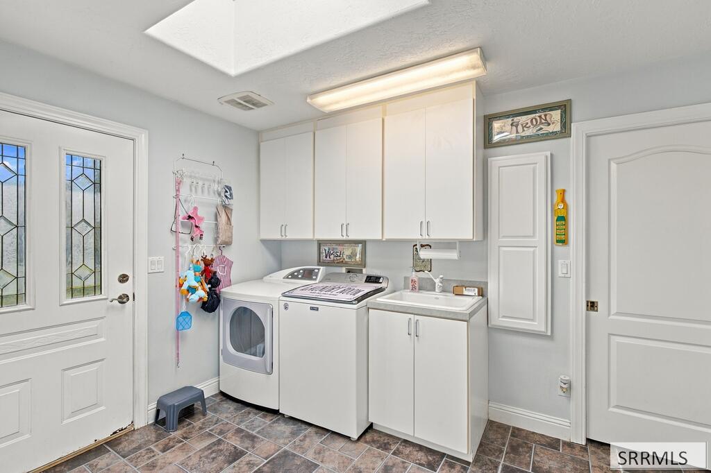 7695 S 15th E Property Photo 25