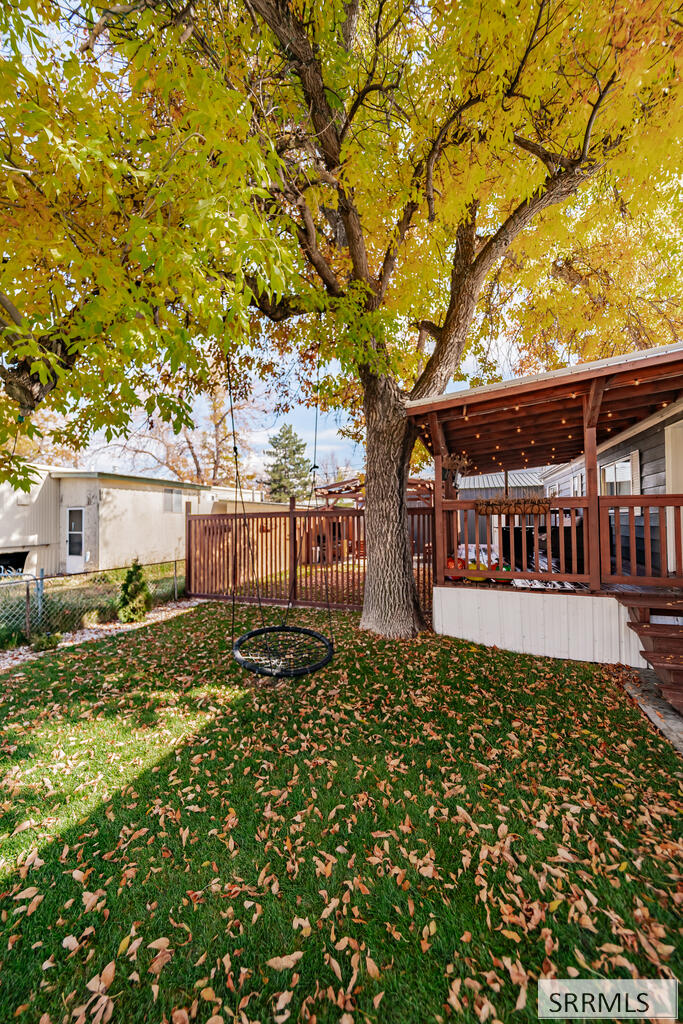 353 N Contor Avenue Property Photo 54