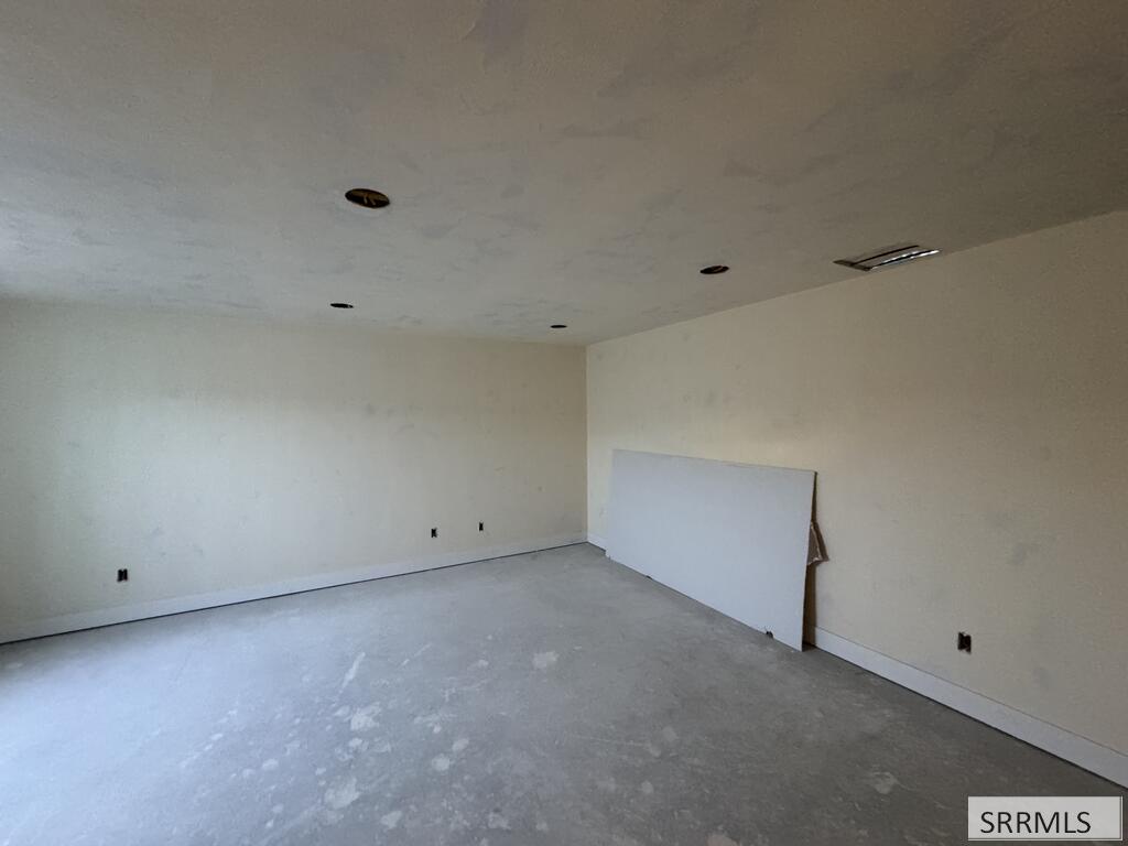 560 Abigail Lane Property Photo 3