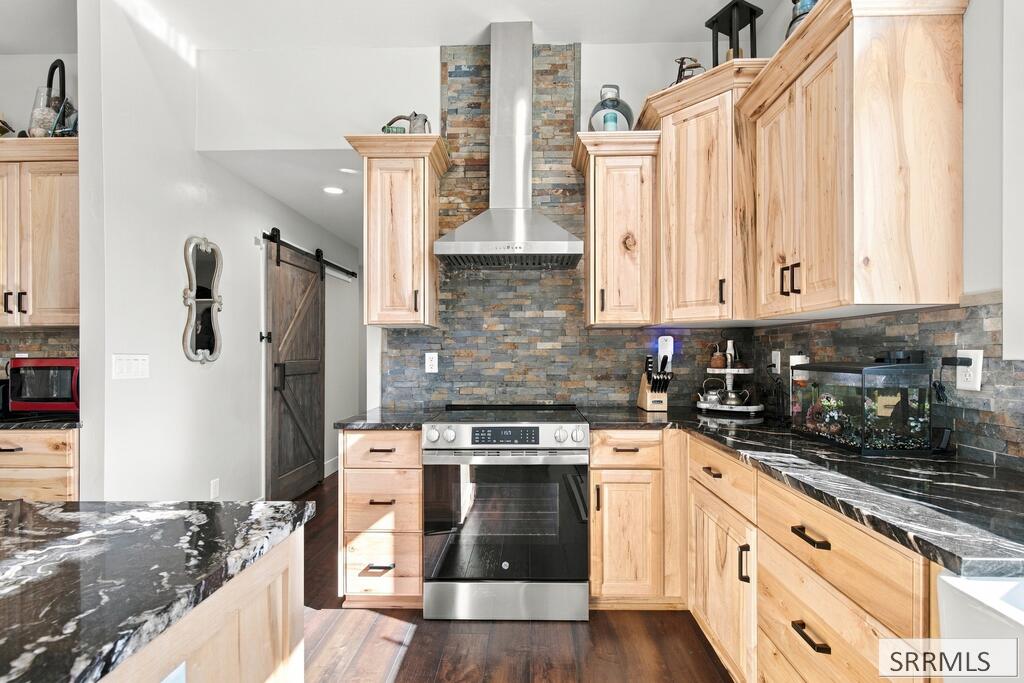 4748 E 100 N Property Photo 16