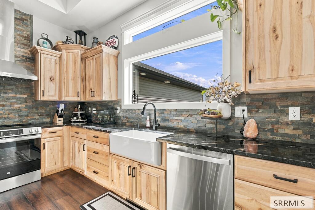 4748 E 100 N Property Photo 17