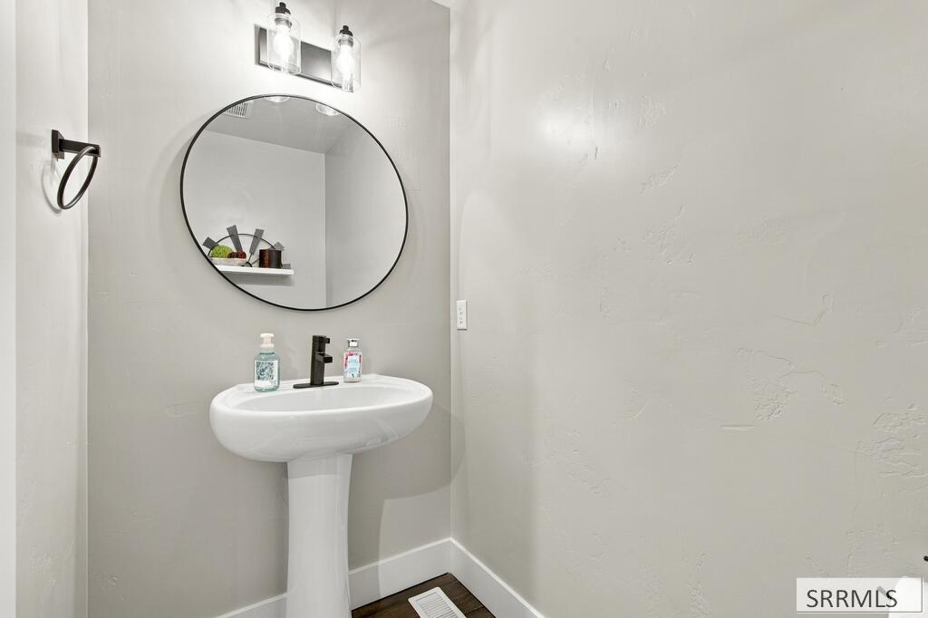 4748 E 100 N Property Photo 30