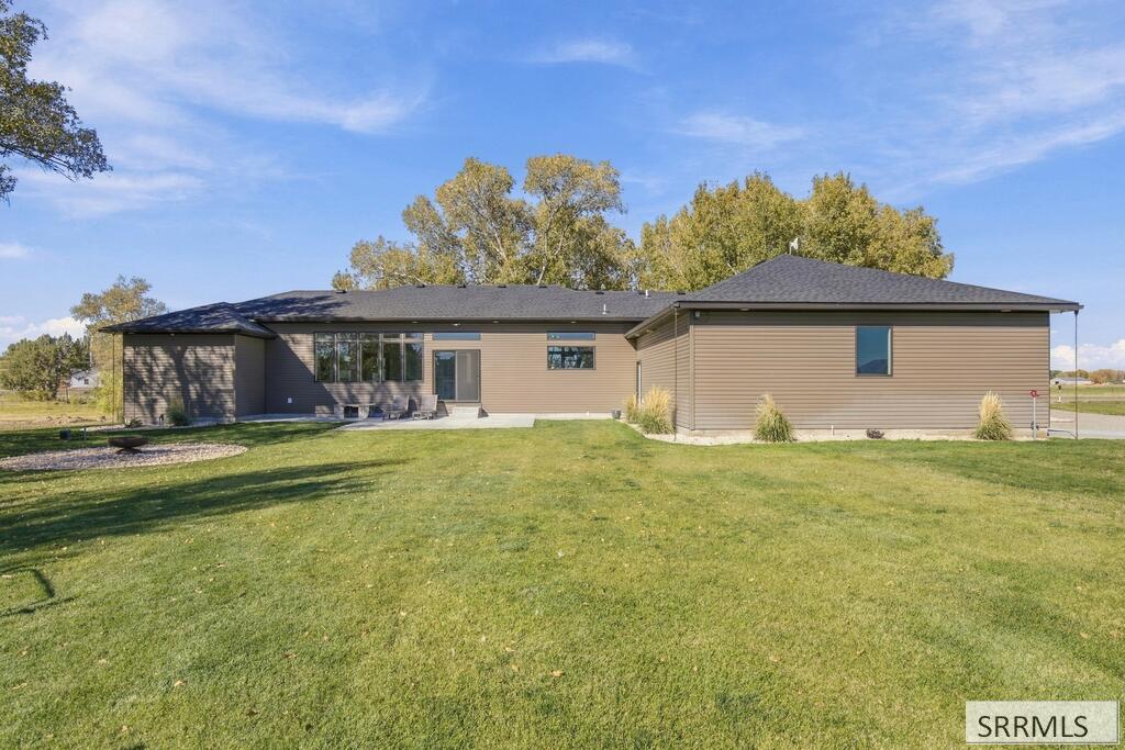 4748 E 100 N Property Photo 42