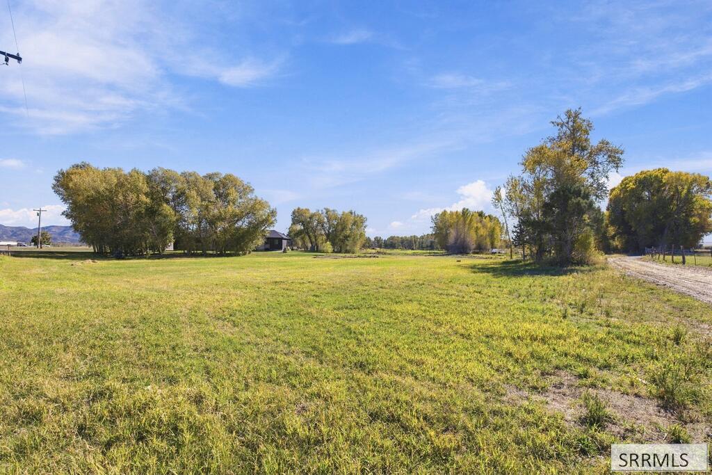 4748 E 100 N Property Photo 49