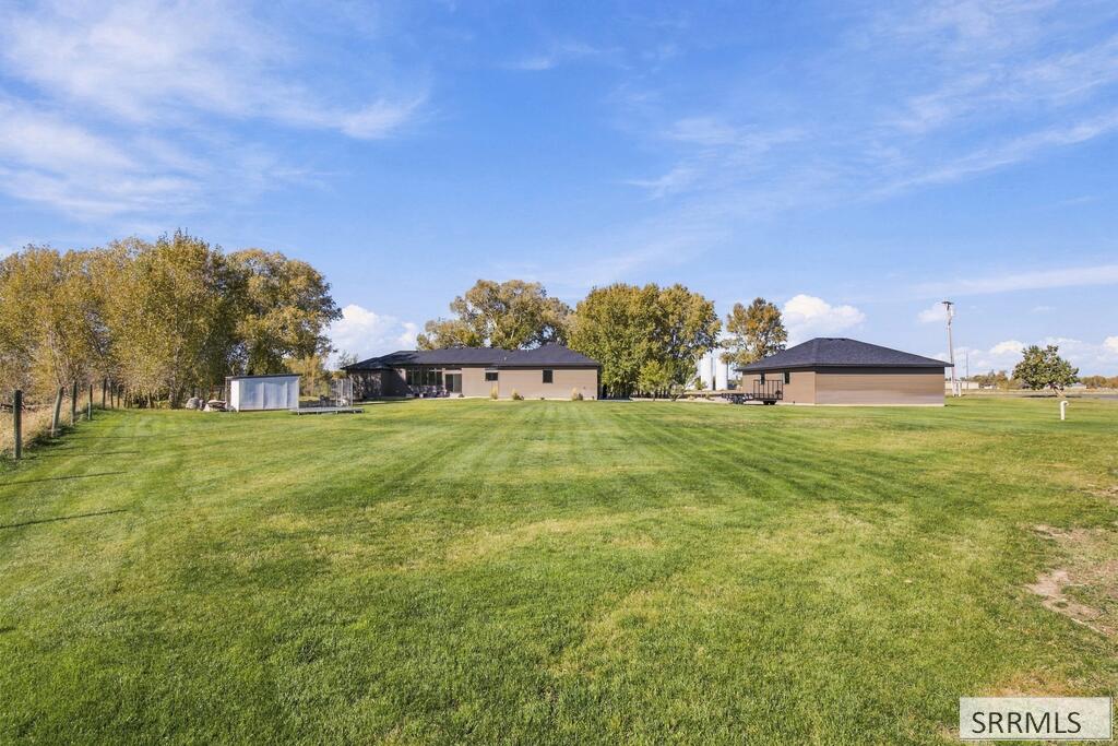 4748 E 100 N Property Photo 52
