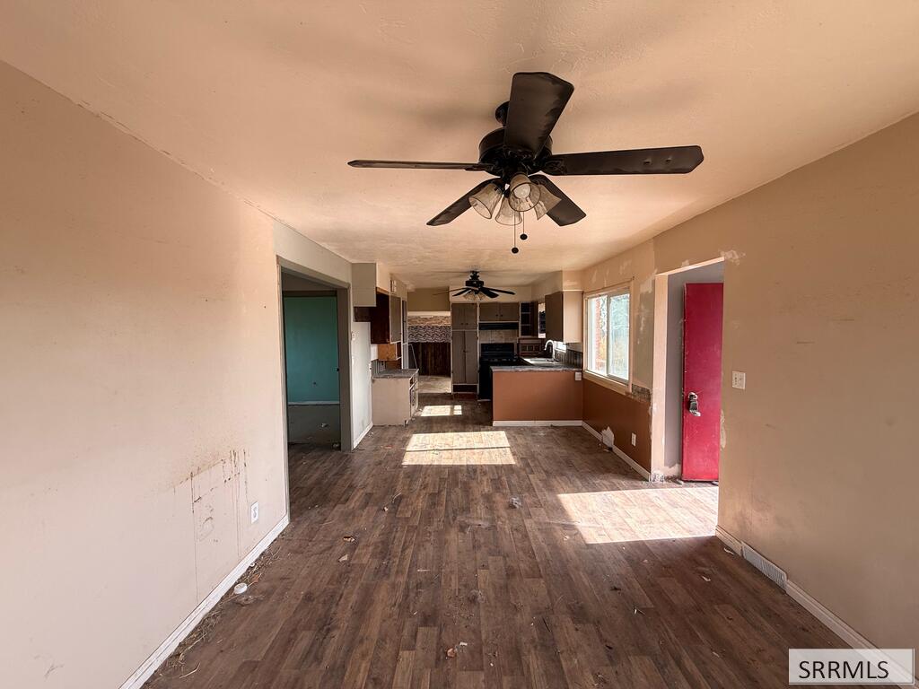 536 W 33 N Property Photo 8