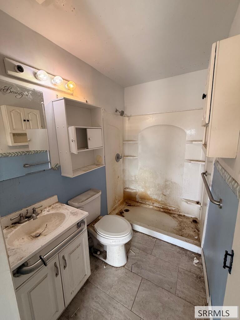 536 W 33 N Property Photo 9