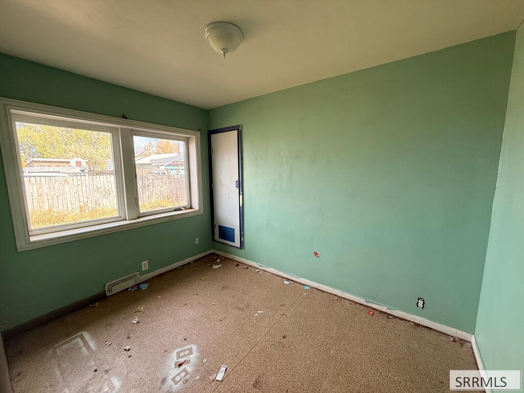 536 W 33 N Property Photo 10