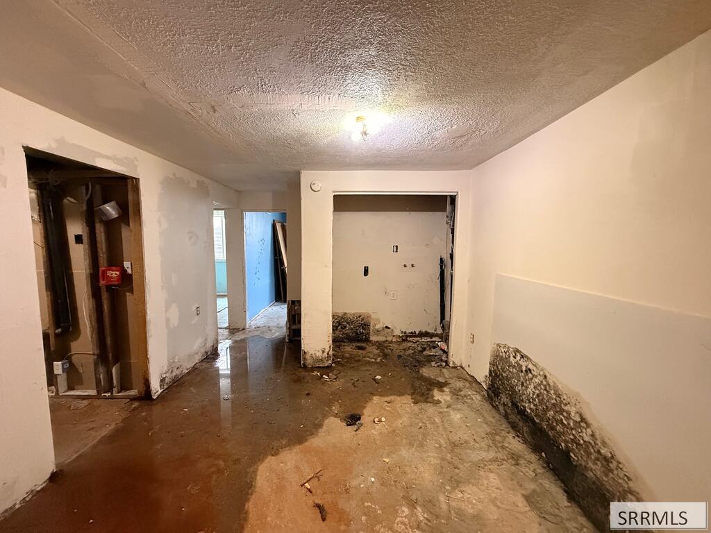 536 W 33 N Property Photo 18