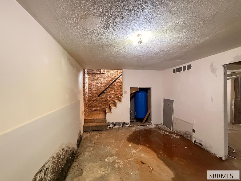 536 W 33 N Property Photo 19