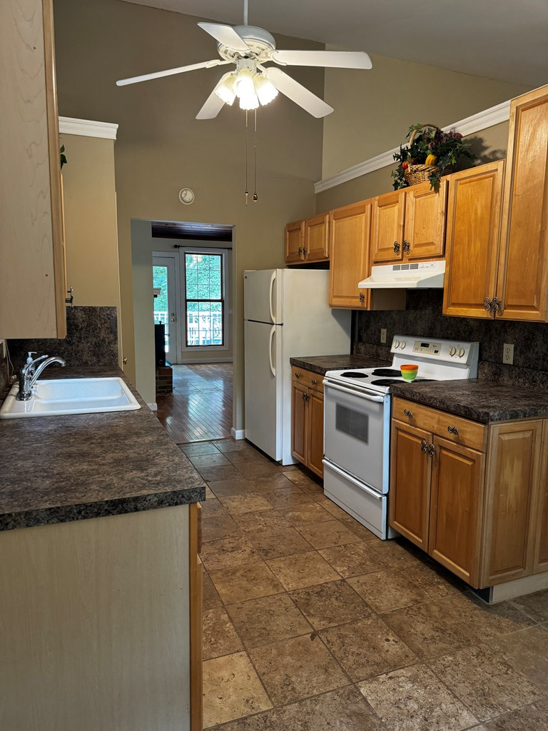 339 Highpoint Boulevard Property Photo 5